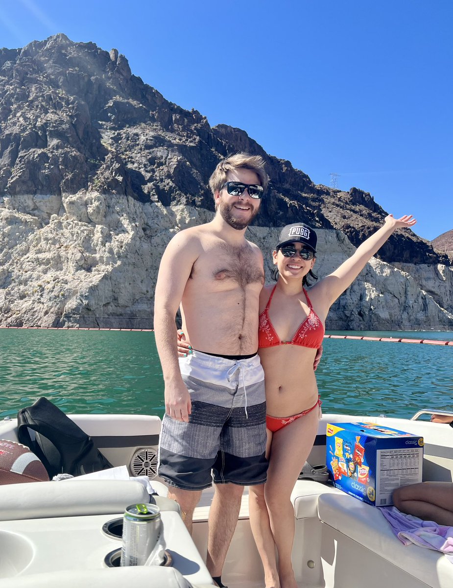 KatContii tweet media