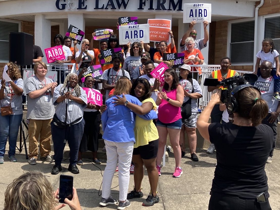 lashrecseaird's tweet photo. Thank you @SenatorHashmi for reminding us about everything that is on the ballot and getting us fired up to talk with voters! #RoenotJoe #TeamAird https://t.co/Jk32JhIXnO