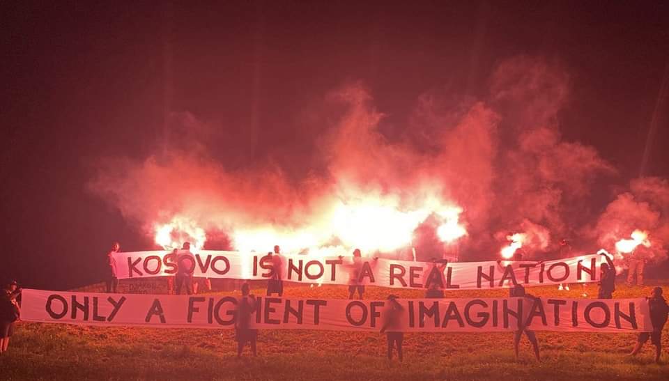 101ULTRAS's tweet photo. 🇷🇴 Romanian fans:

"Kosovo is not a real nation,only a figment of imagination" https://t.co/r3xUtWZcTD