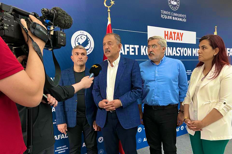 HuseyinYayman's tweet photo. Medeniyetler şehri Hatay’ımızda Bakanımız @mehmetozhaseki beyi misafir ettik.

Vekillerimiz @ademyesildal @AbdulkadirOzl @kemalkarahanmv, Belediye başkanlarımız ve misafirlerin katılımıyla #Hatay’ımızın sorunlarını ve çözümlerini konuştuk

Hatay’ı deprem değil unutulmak öldürür! https://t.co/ZcItE6TK4l