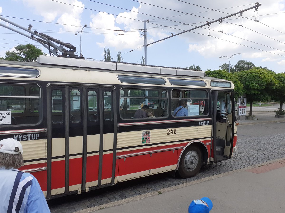 breindlf's tweet photo. 🚋Tu každodenní dopravu @DPMBaktualne taky celkem umí, ale v dopravní nostalgii je naprostý přeborník 👍#Salina #Statl https://t.co/fnPSadhE0H