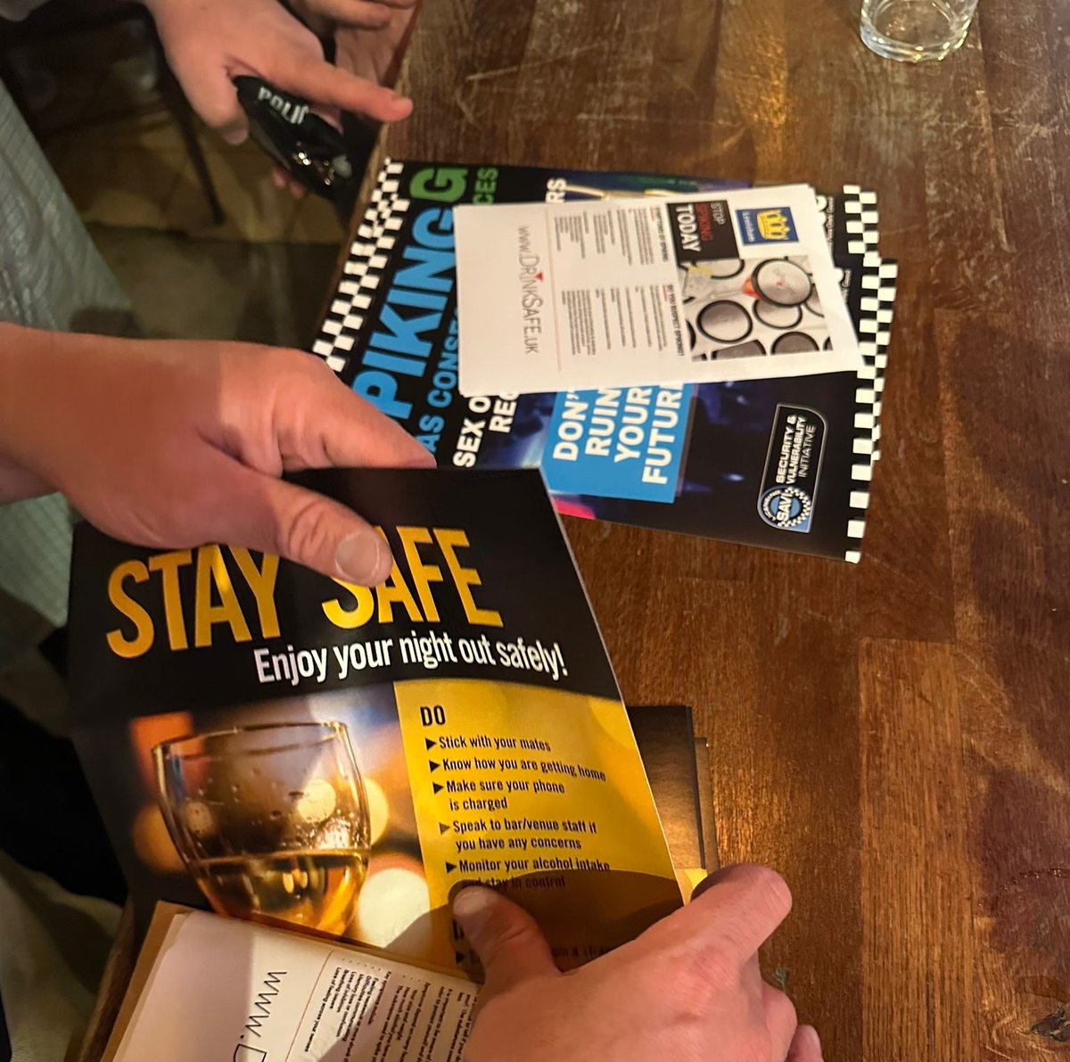 This licensing week, our Safer Communities Service team with @MPSLewisham, @SBN_BCRP and SIA have been visiting our pubs, bars and clubs to raise awareness around drink spiking, helping to keep residents safe on their nights out. #NLW2023 ow.ly/qu1x50OQYie