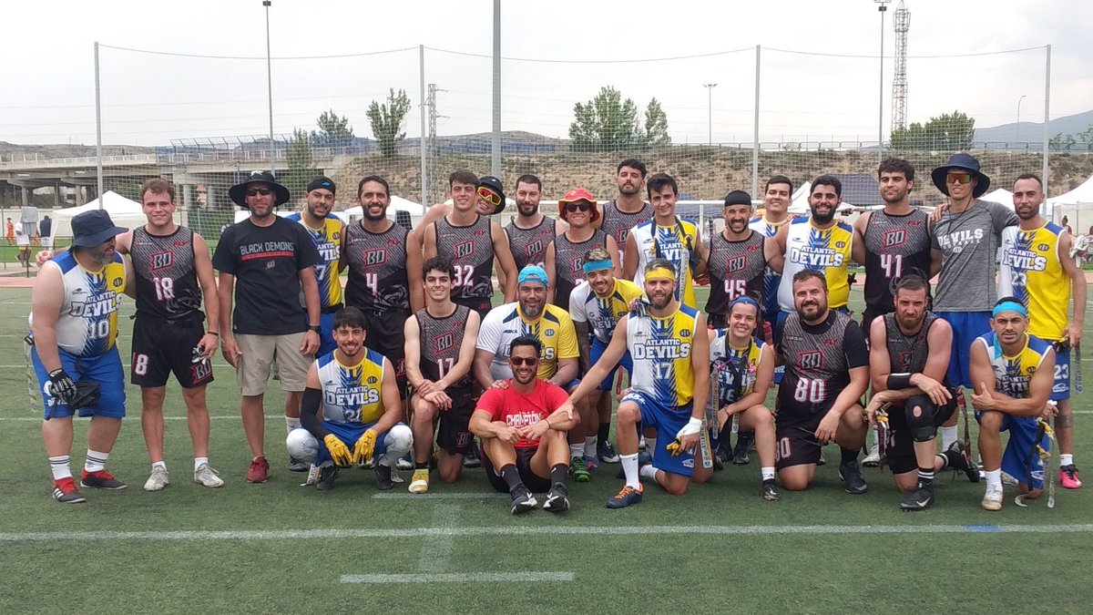 🏆🇪🇸🏈 #FlagFootball

Tercera tanda de partidos de los conjuntos del club en la #SpanishFlagBowl2023:

ADFemenino 39-0 <a href="/MalagaCorsairs/">Malaga Corsairs</a>
ADOpen 12-30 <a href="/BlackDemonsFA/">LG OLED Black Demons</a>

Quedan un partido por equipo...

<a href="/imd_lpgc/">IMD LPGC</a> <a href="/FEFA_Spain/">FEFA</a>