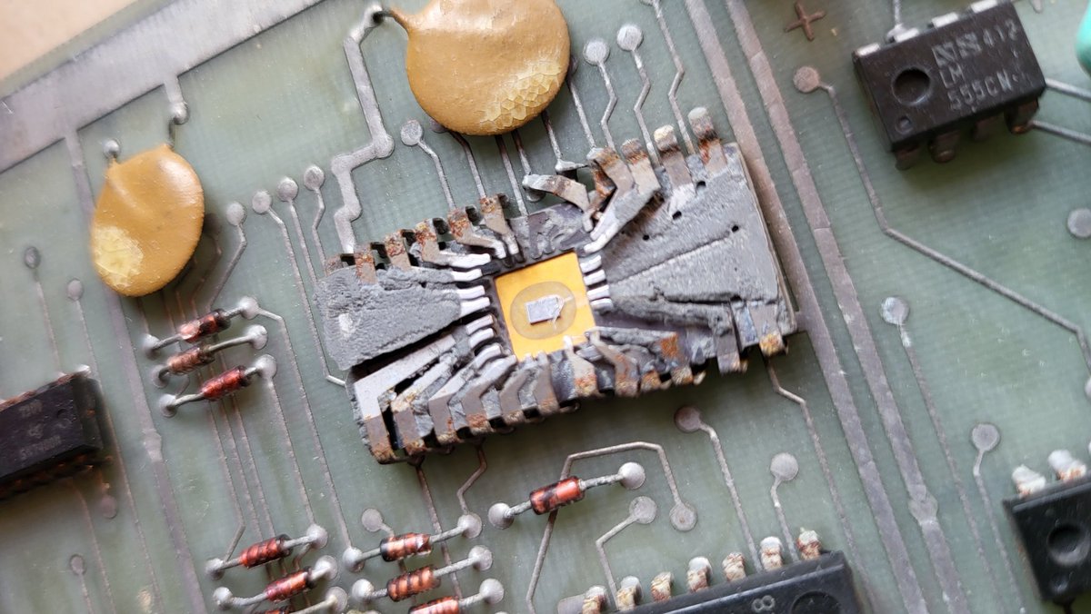 Un 74150 de 1975 qui a bien  méchamment morflé 🥲