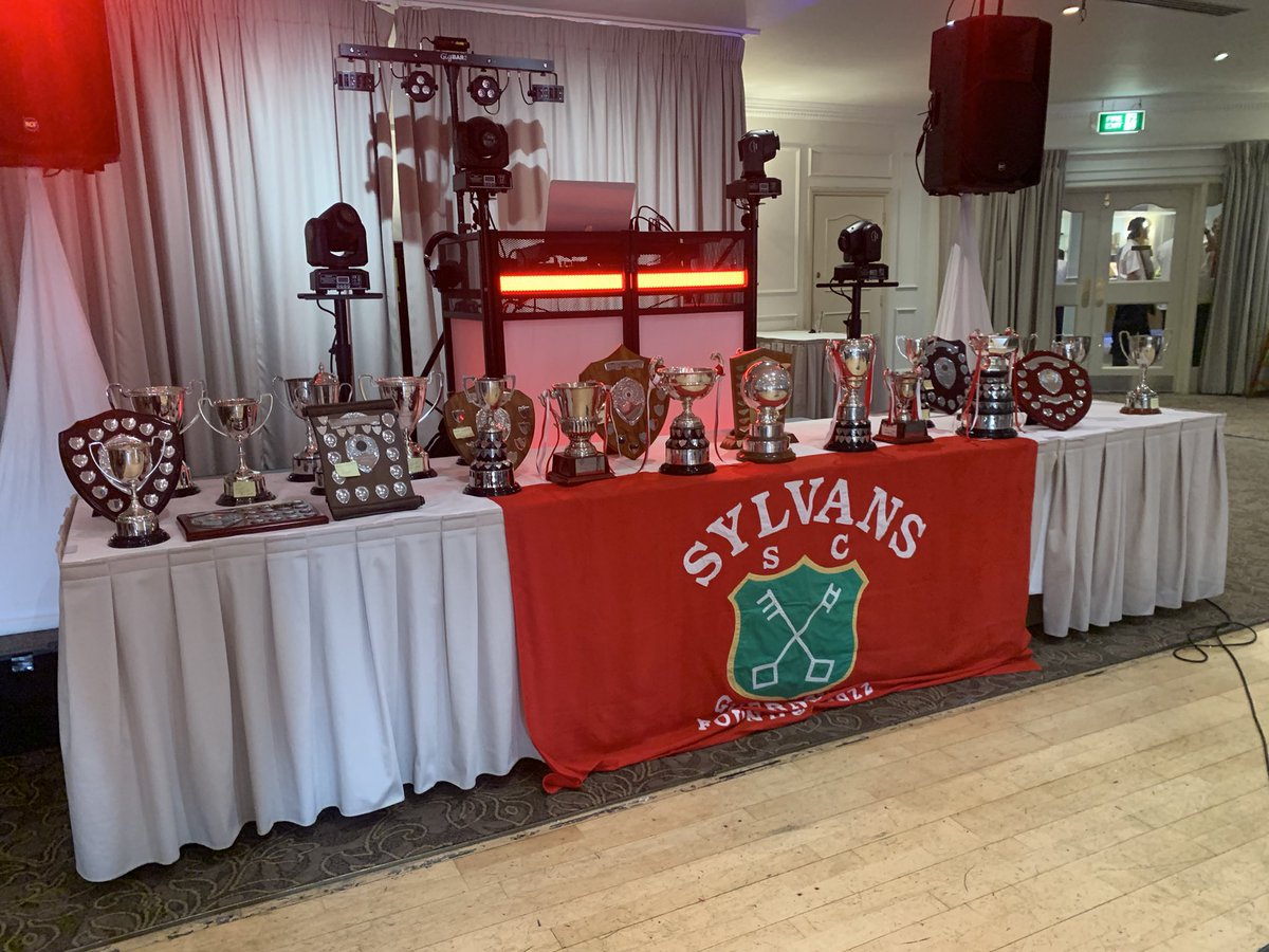 sylvansofficial's tweet photo. Presentation night feeling #rednwhite #westisbest https://t.co/sGxb8wGXV3