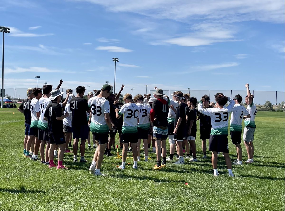 Tigers Ultimate finish their 2022-2023 season with a WIN , 13-9, over 4th rank Nathan Hale (WA), placing 7th overall at the High School Nationals Invite. A big congratulations to our players and coaches on an extraordinary season! #HSNI #HSNI23 #TigerPride  💚🤍 @JRTigerAthletic
