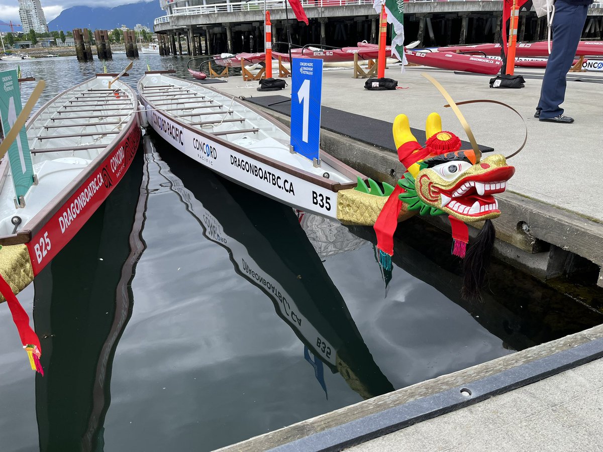 After the beautification day workout with volunteers, the 2nd event of the day: supporting the traditional Taoist blessing of the eye dotting ceremony for the Dragon Boat Festival in the beautiful false creek.

See you all there at the Dragon Boat Festival next weekend! 🐲🐲🚣‍♀️🚣‍♀️
