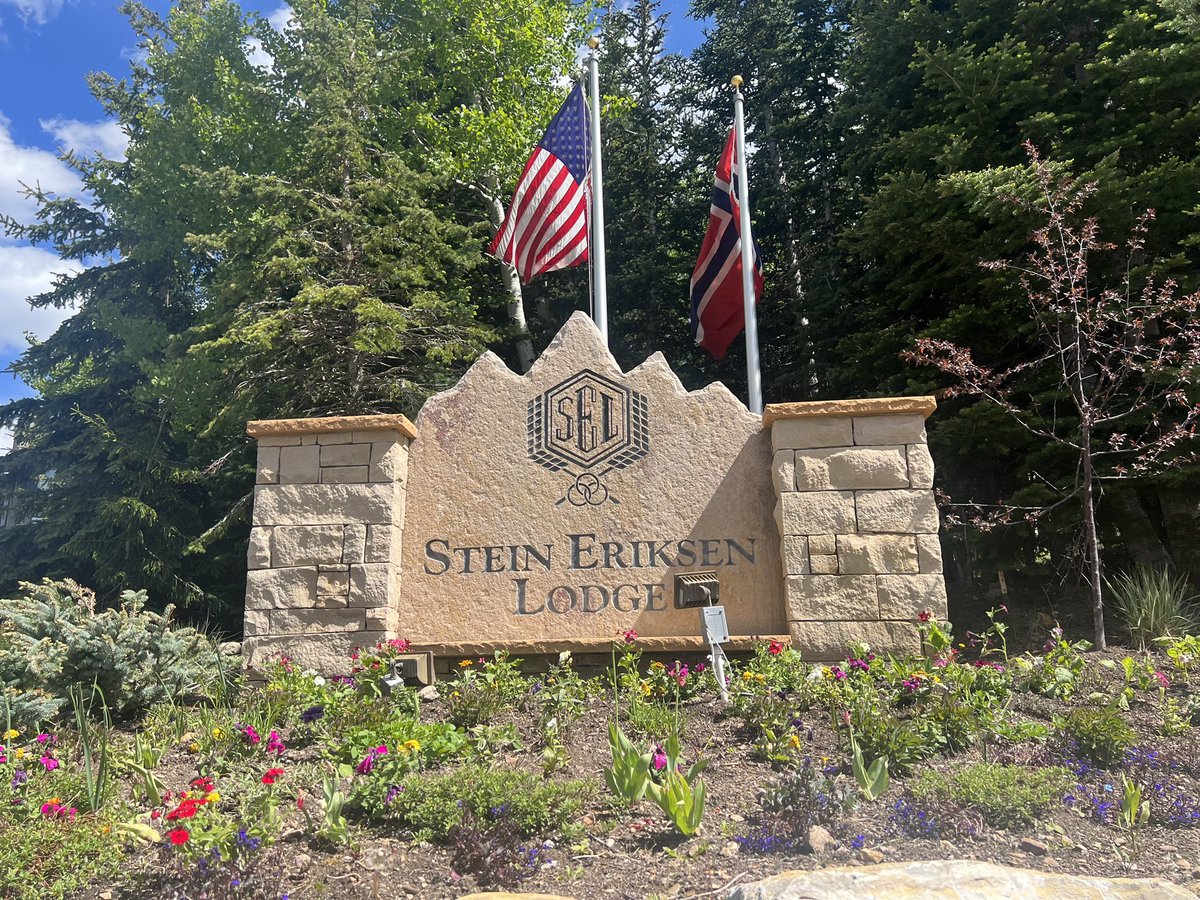 GoffShawn's tweet photo. LET’S GO!!  One hour until the Mountain West EY Entrepreneur of the Year Awards Celebration. Almost ready to honor these amazing entrepreneurs from the Mountain West Region. 
#EOYMTNWEST @EY_EOY #Entrepreneur https://t.co/RBX6yQTQJ2