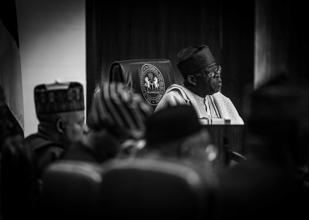 UbaidaMuhammad3's tweet photo. President Bola Ahmed Tinubu has reportedly directed the Central Bank of Nigeria CBN to stop further payments to the Ministries, Departments, and Agencies, MDAs, of the Federal Government till further notice. https://t.co/viD1yLsSrL
