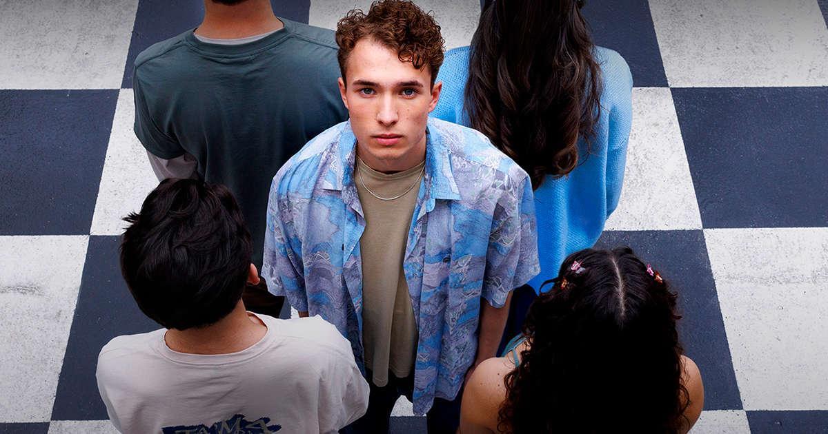 Telerama's tweet photo. “Skam France”, saison 12 : la fin du phénomène qui a dépoussiéré les teen séries françaises https://t.co/BZmMbxZmoU https://t.co/z2F6fvz4T3