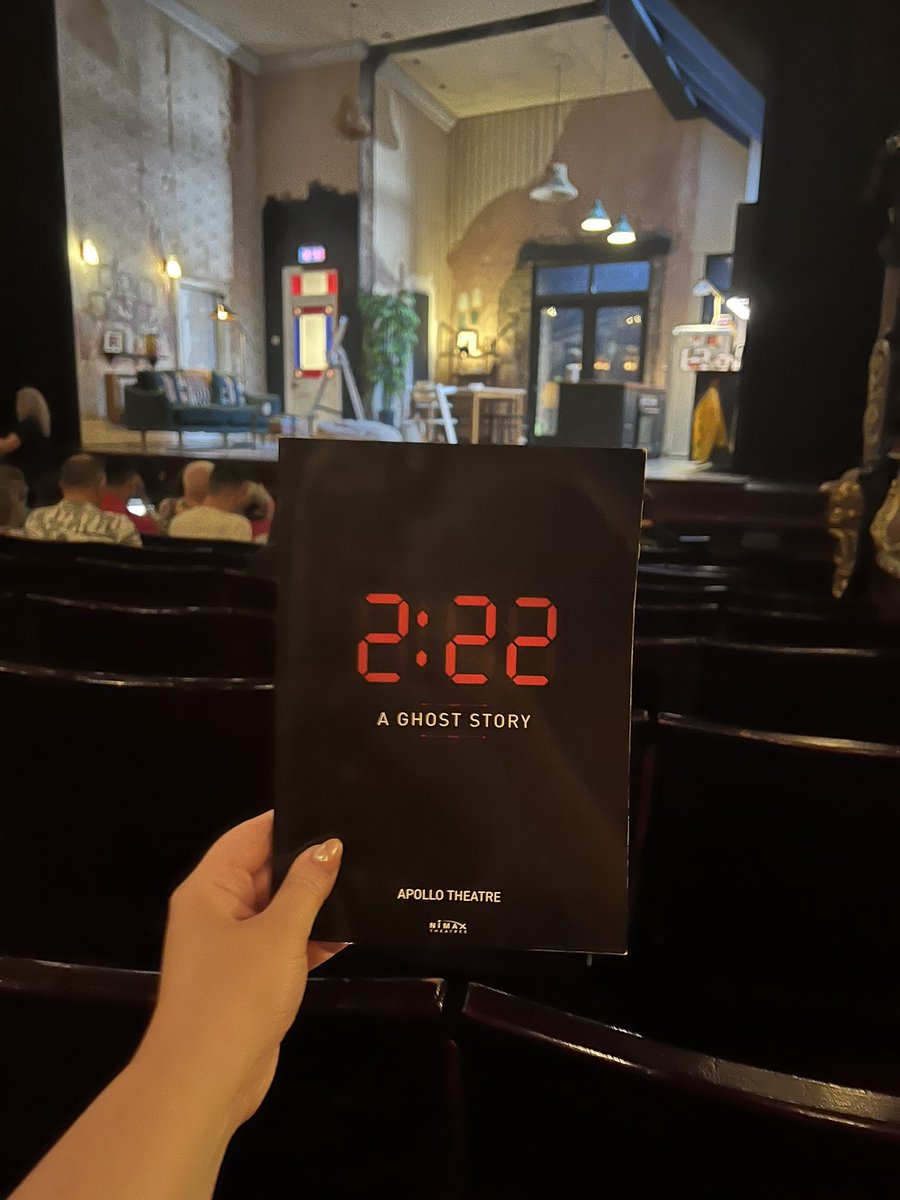 Sophia: “weren’t you here yesterday?” 

“no we were here earlier, we loved it so we came back” 😅

What a show! I urge everyone to go and see it! Loved the twist! @SophiaBush is such a kind soul, the cast were amazing & so lovely! Now to try & get some sleep! 👻 #222AGhostStory