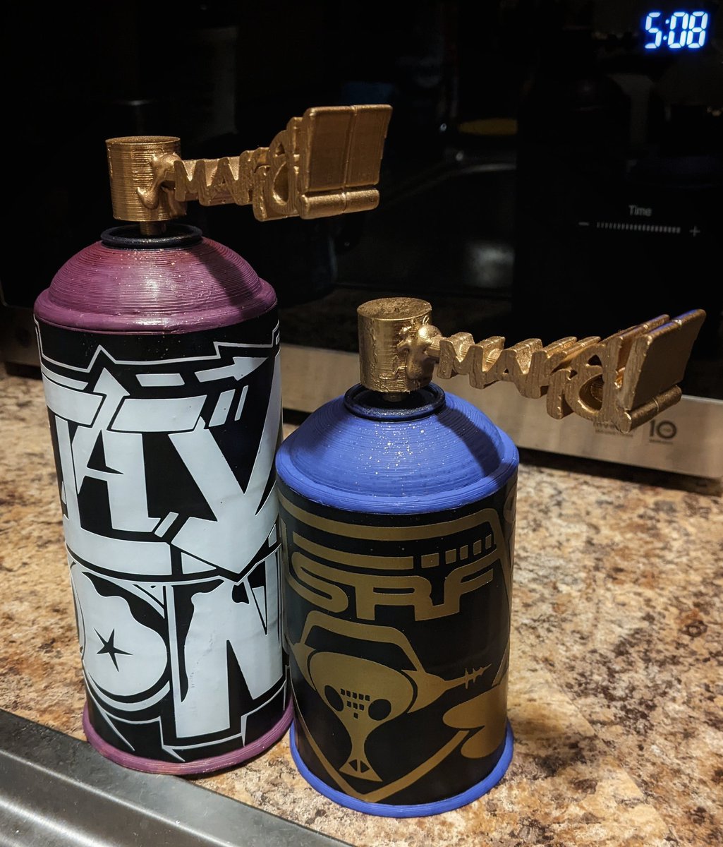 Made some new 3d printed spray cans with vinyl cuts of a hard emblem as well as my graffiti submissions for bombrush cyberpunk on it #jsrf #jetsetradio