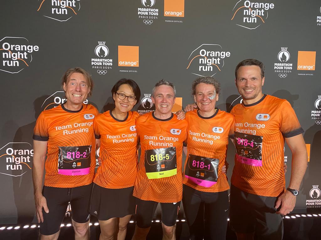 Mon équipe, les toBLIve avec @TarrierDamien Linh, Aline, Romain motivés pour se qualifier au #MarathonPourTous de @Paris2024 #onycroit  #OrangeNightRun