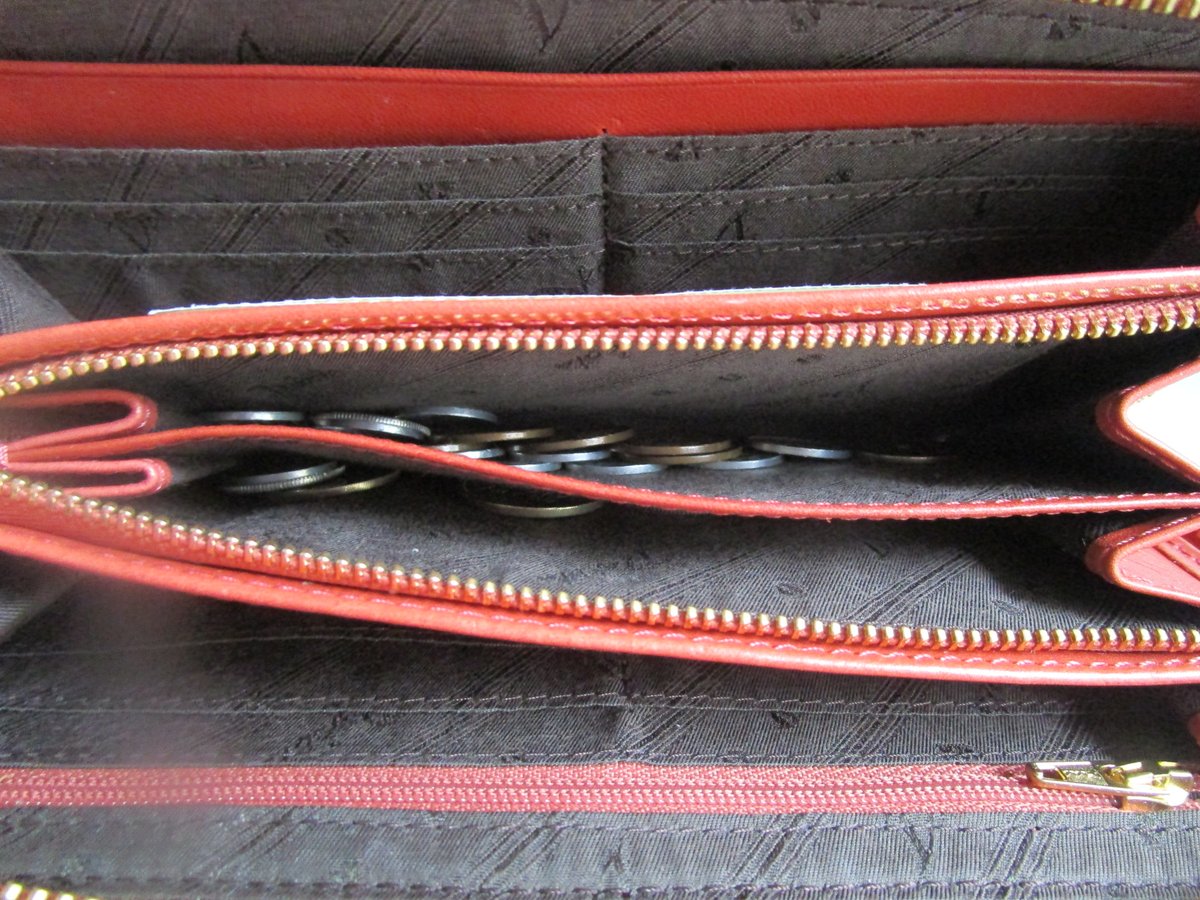 sayoslife's tweet image. ブログ更新しました。#ダコタ #長財布 #ad

大人気ダコタの財布モナ、あえて大きめ派手色のものに変えた理由 
▶ sayoslife.jp/blog-entry-201…