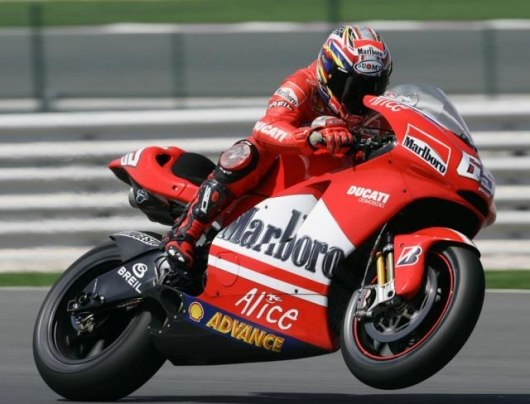 Classic #MotoGP #ClassicMotoGP time...2005 Capirossi @LorisCapirossi1