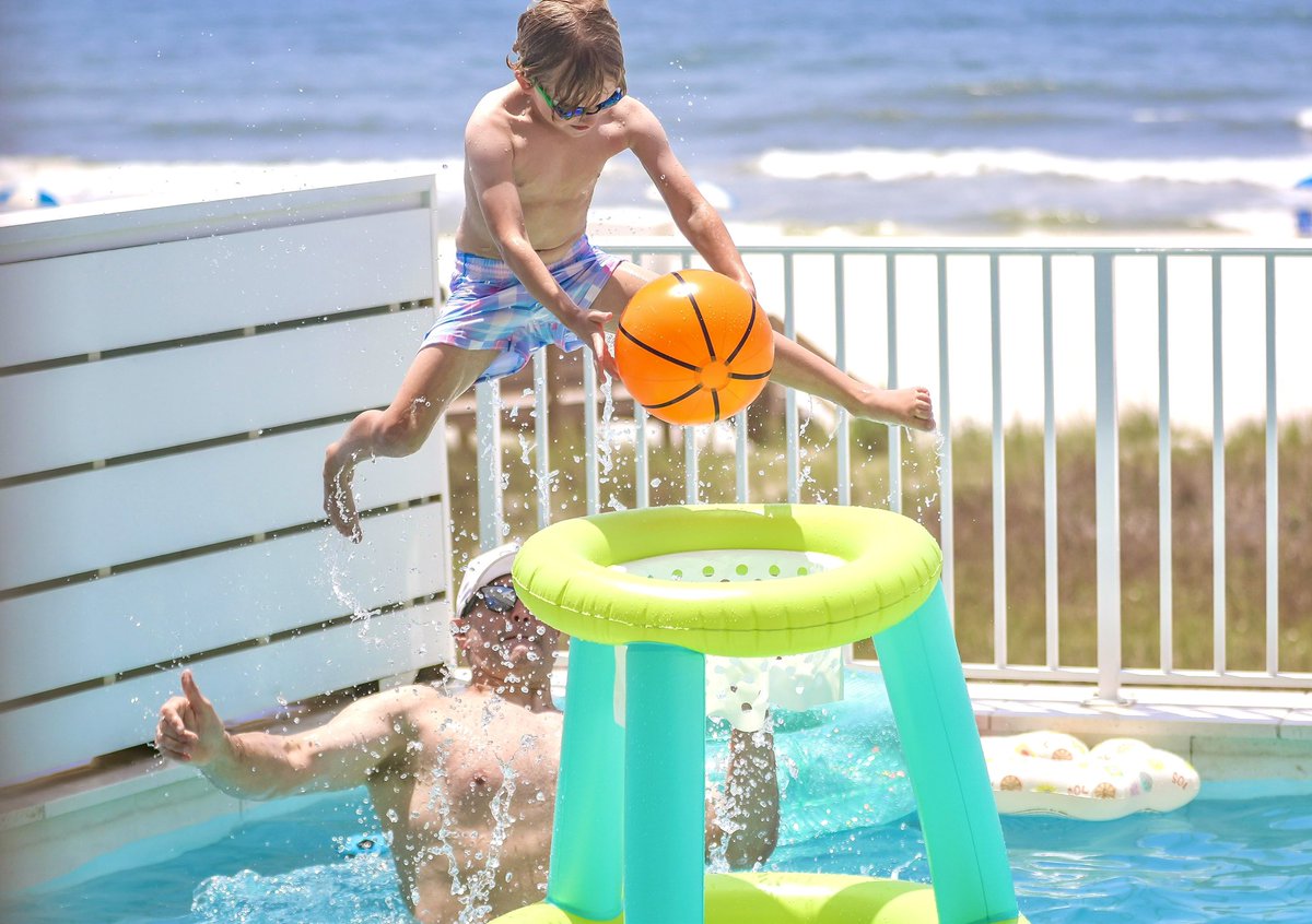 Cole cubelic on twitter 6 year old won the pool slam dunk contest