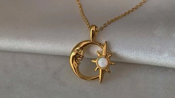 KiraBrookk's tweet photo. the sun and the moon necklaces https://t.co/OpSiLuQoSr