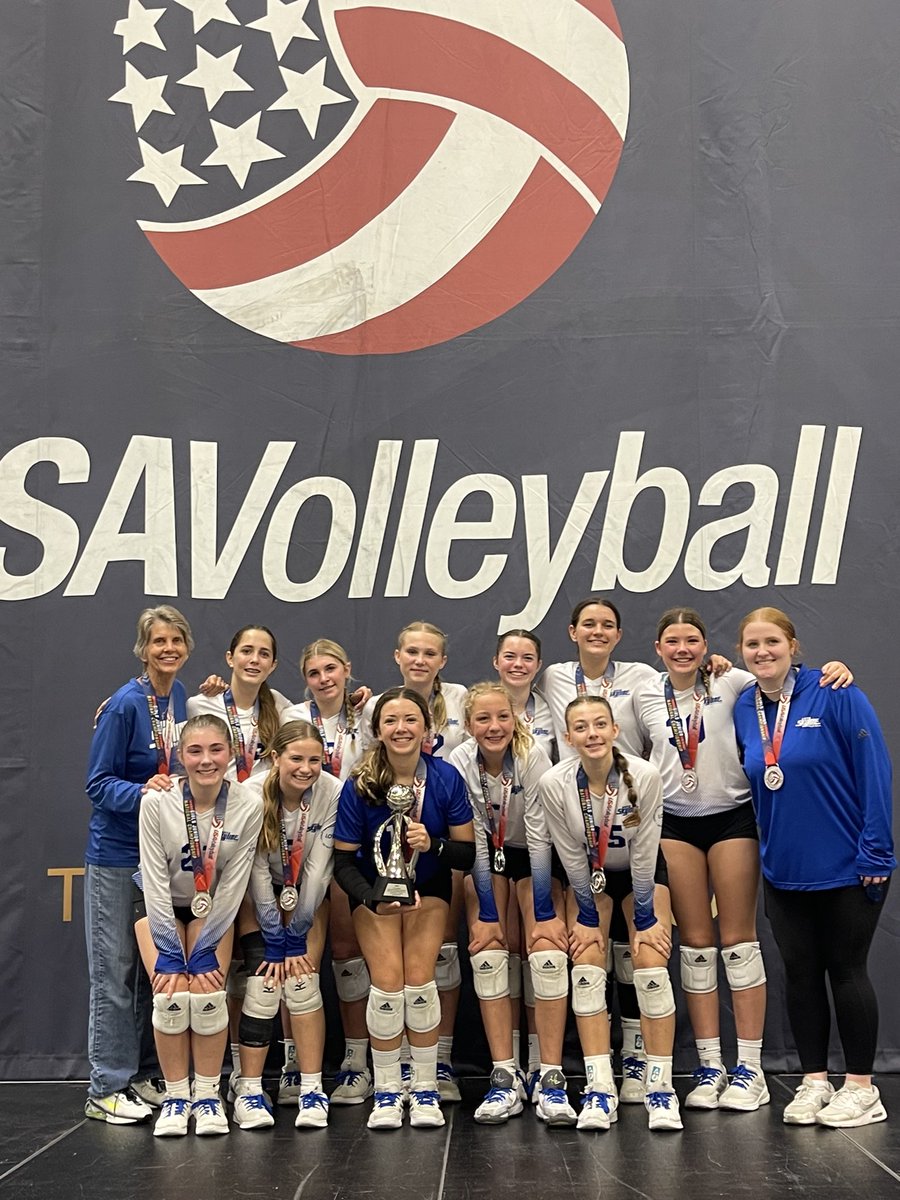 A huge congratulations to 13 Royal for earning the silver medal at the USAV Girls Junior National Championships! They are making history as the first National medal winners for H Skyline BCS! We are so proud of you! #weareskyline