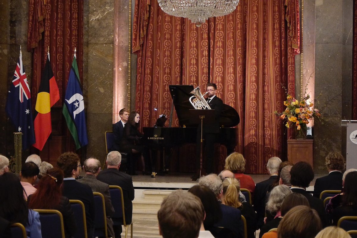 Only one week left to apply for the AMF Awards! Applications close on Sunday 25 June (11.59pm UK time). Age limits: 27 Instrumentalists and 31 Singers, Composers, Conductors and Repetiteurs.
australianmusicfoundation.com/award-applicat… for full Ts &amp; Cs and to register to apply.