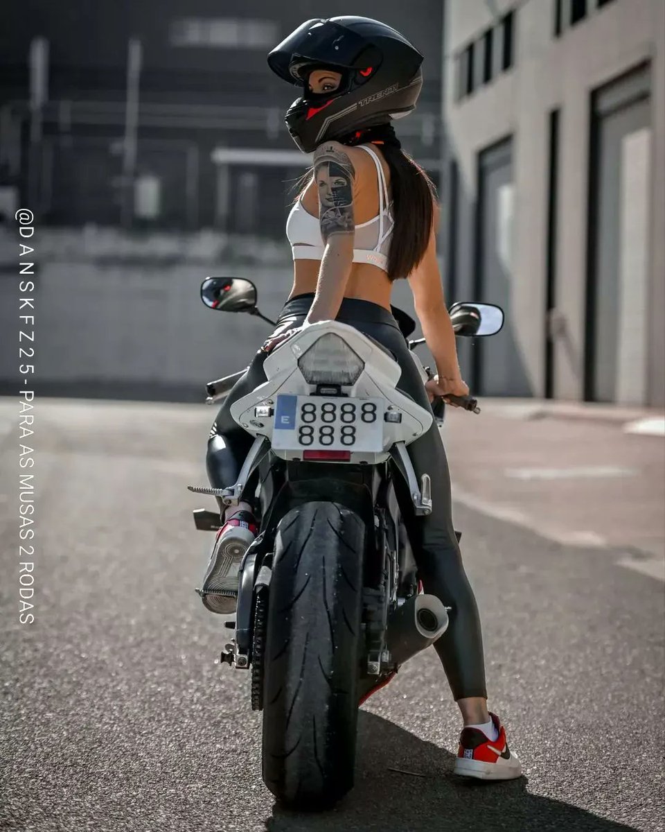 #BikerGirl