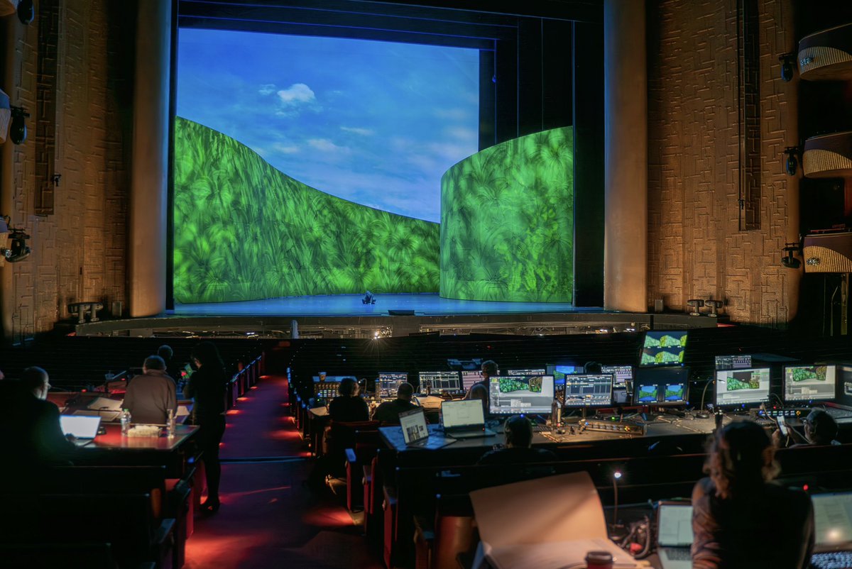 Our stagehands are busy with tech rehearsals for the company premiere of Catán’s Florencia en el Amazonas! 

Music Director @nezetseguin conducts Mary Zimmerman’s magical staging, starring soprano <a href="/ailynperezsop/">AILYN PÉREZ</a> in the title role.