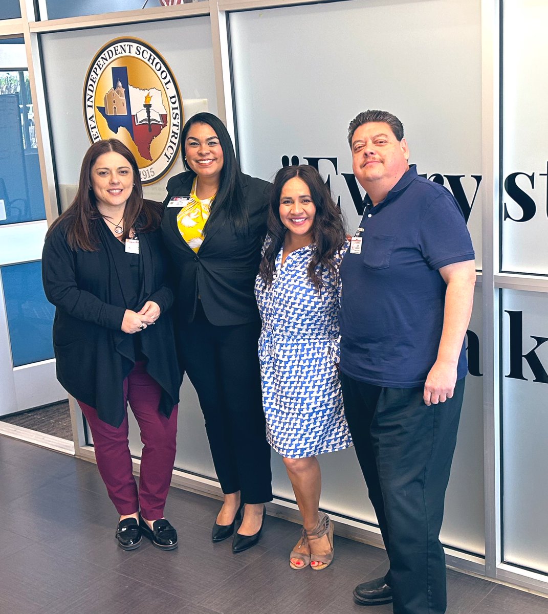 Breaking bread with my admin team as we celebrate the end of a great school year. We brought the #HustleAndHeart for our Novilleros! 🖤💛#ProudPrincipal #LeadershipMatters #ServantLeadership @YsletaISD @TASSP1