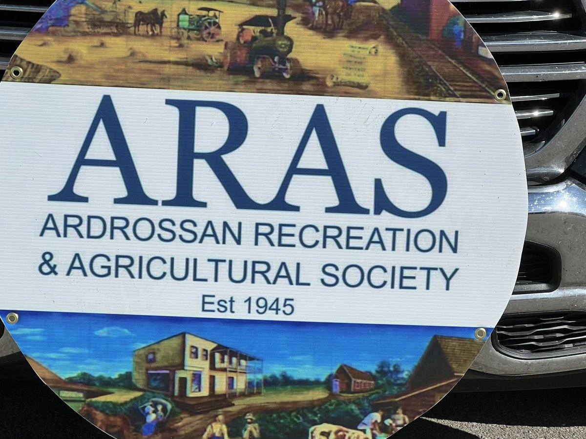⭐️⭐️⭐️⭐️⭐️Congrats and thank you to the @ArdrossanAG Society Board and volunteers for hosting the 76th Parade and Picnic!
This is one of the best community events in rural Strathcona County! 

#ARAS #Community #family #Ardrossan #StrathconaCounty