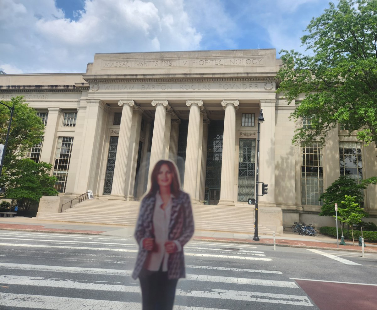 Smreed81's tweet image. School ended Tuesday &amp;amp; I started my first adventure at 6:20 AM on Wednesday! 

EurekaFest: brilliant young people sharing their inventions

MIT: PD on Invention Education

MIT-Toy Lab: Do you dare to feed the dragon?

Wine at Rebel Rebel:🎉

#adventureswithAlane #summerwithAlane