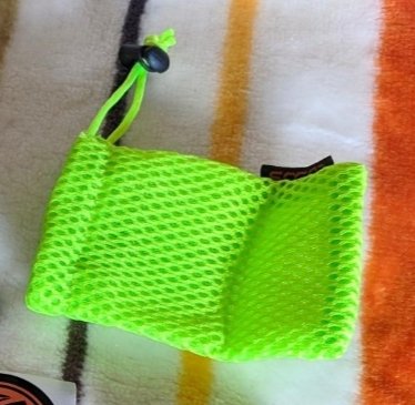 Ayer perdí en Corella una bolsita como la de la foto, la bolsita tenía dentro 2 Pen drives que son muy importantes para mí, ya que contienen muchos de mis proyectos académicos, por favor si alguien la encuentra que contacte conmigo. Se agradece la difusión.