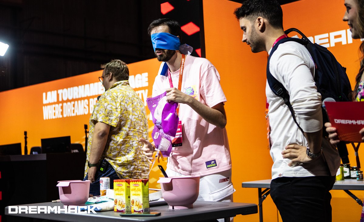 DreamHack's tweet photo. On your marks. 
Get set. 
Decorate!

#dhsummer 🍰 The Great Creator Bake Off https://t.co/6tROBoDhei