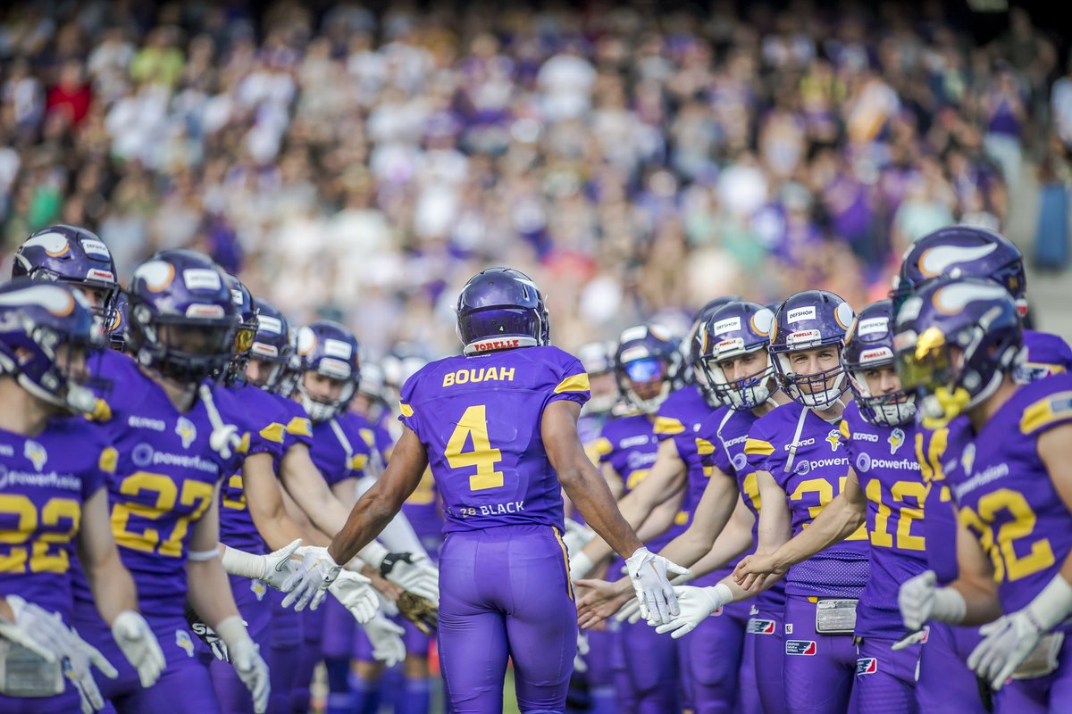 ViennaVikings's tweet photo. What A First Half here in #Vienna! 

Thanks to 6854 INCREDIBLE fans! 💜💜💜

📸 @HJirgal | @ELF_Official https://t.co/Pu9yyTIdQb
