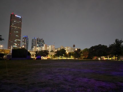 [📰 NEWS] BTS presented purple fireworks... Fans who left no trash

Most of the fans and citizens seemed to have tidied up the place where they stayed and went home. The lawn in the park, which used to be filled with crowds, was mostly clean, demonstrating the mature fan spirit +