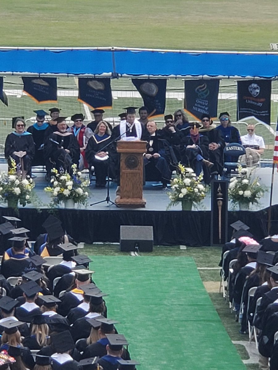 CoachRickWells1's tweet photo. My girls graduated college together! And Former player and great young man Andrew James gave the student address. So cool! https://t.co/0j4I22g5JG