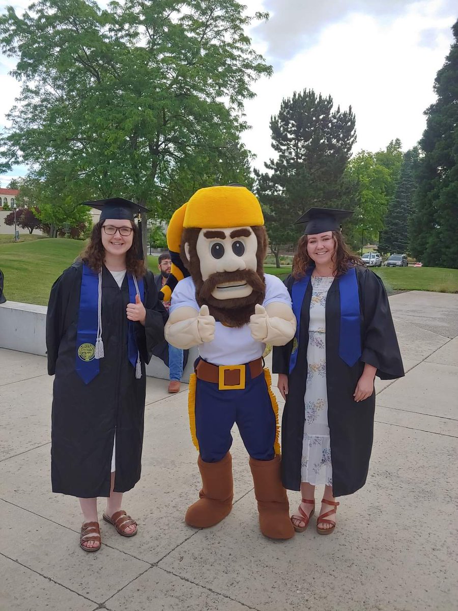 CoachRickWells1's tweet photo. My girls graduated college together! And Former player and great young man Andrew James gave the student address. So cool! https://t.co/0j4I22g5JG