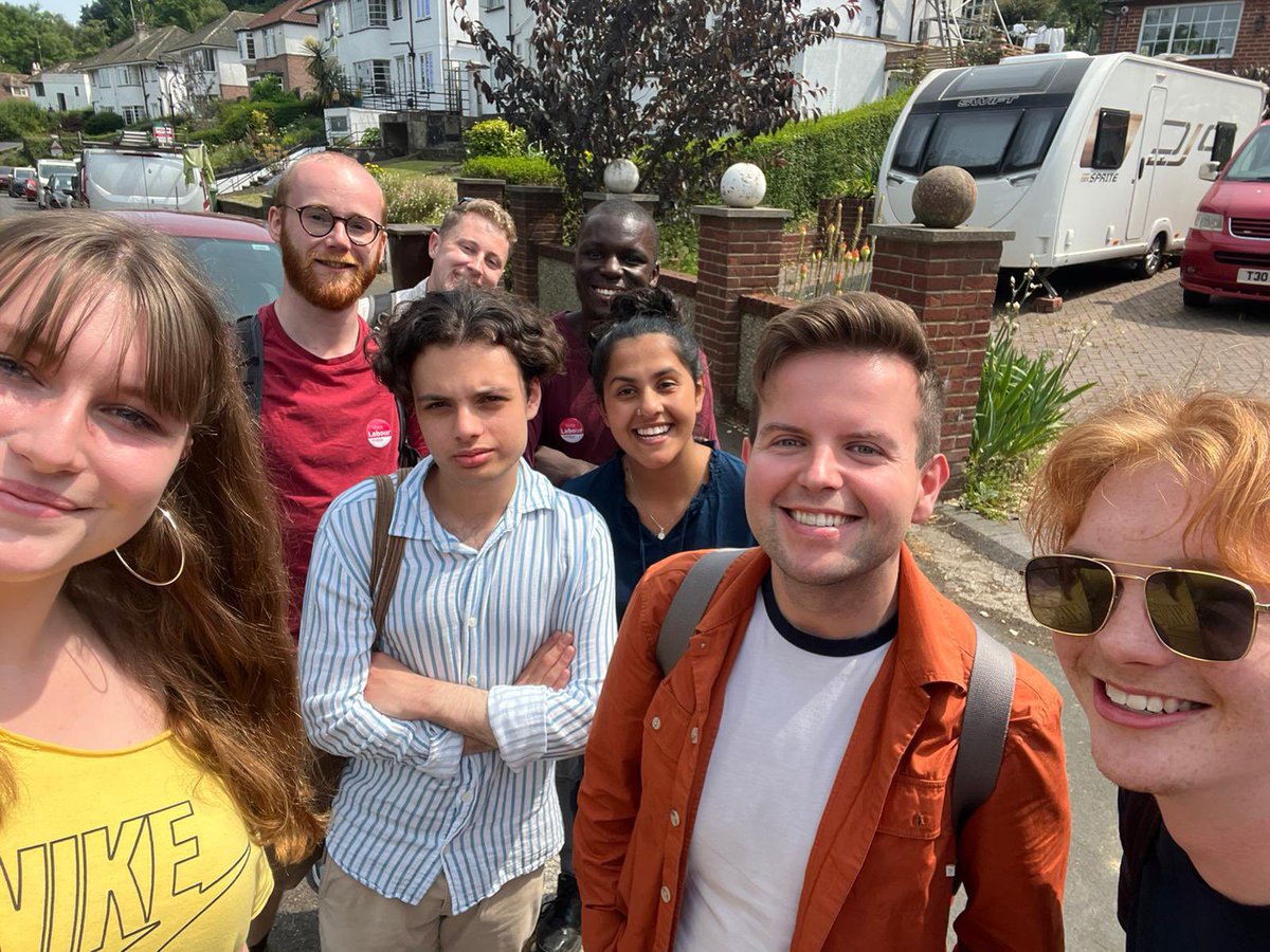 Out today in Hastings for @helenadollimore’s campaign with @bh_younglabour 🙋🏼‍♂️

(Yes, I’m now sunburnt)