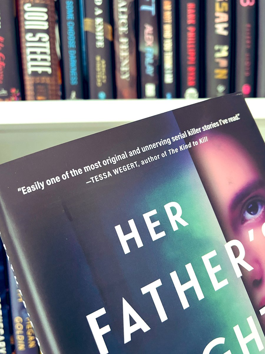 If you’ve got a dad who loves ultra-dark urban thrillers, may I suggest gifting him a preorder of HER FATHER’S DAUGHTER? Coming 7/18 (thanks for the honor of an early read, @Shewrites—I still have chills)! penguinrandomhouse.com/books/720351/h…