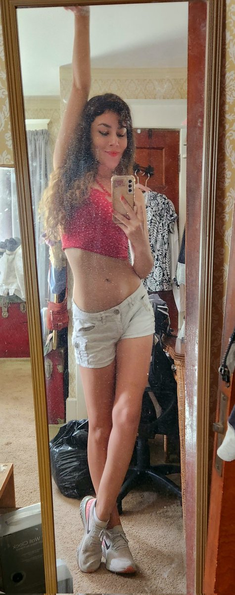 Sirensworldx's tweet photo. Just another selfie 😉 #selfie #SaturdayVibes https://t.co/qDYiZ3sxW5