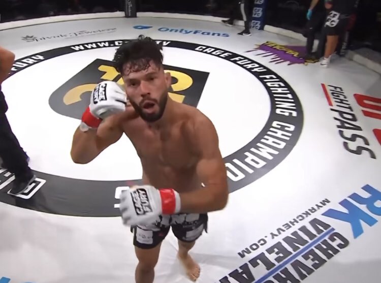 fightindo_'s tweet photo. Dennis Buzukja berhasil mengalahkan Soslan Abanokov via SUB (RNC) pada RD 1 di #CFFC120 !
Dengan menampilkan performa fantastis & berada di posisi 7 kemenangan beruntun, sangat diharapkan Dennis Buzukja dapat dikontrak oleh pihak UFC
#UFC #MMA @DennisBuzukja https://t.co/0RY04EhbB1