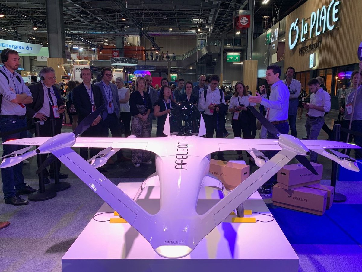 IghachenA's tweet photo. I recently discovered at @VivaTech in Paris the cargo drone created by the @apeleonaviation team.
#SCALAR_S with its spacious hold is designed to efficiently deliver parcels and revolutionize logistics.
#VivaTech #ESDxVivatech #Day2 #Apeleon https://t.co/rwZK4pIcqX