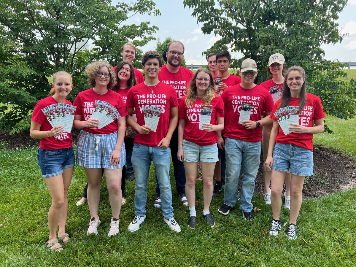 KristanHawkins's tweet photo. Our @SFLAction team and student leaders mobilized today in Virginia to knock on 1000+ doors so voters know how to #VoteProLifeFirst.
VA primaries are June 20!
We know that these conversations are the key to changing hearts & minds. https://t.co/iKGZy1oCoN