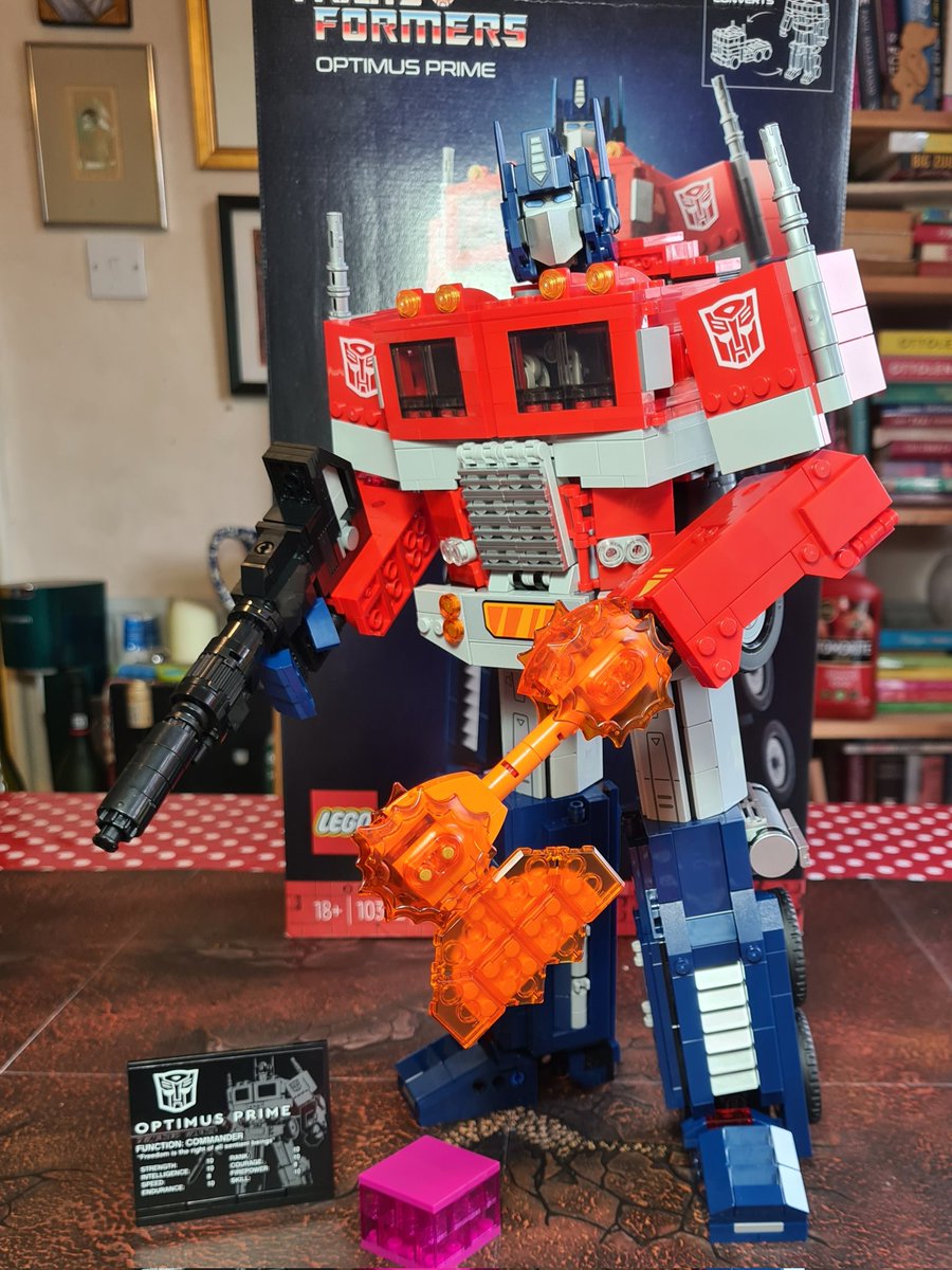Pigeoneater's tweet photo. Treated myself to the lego Optimus Prime and just finished building

Great fun kit! https://t.co/VujGMG1bfm