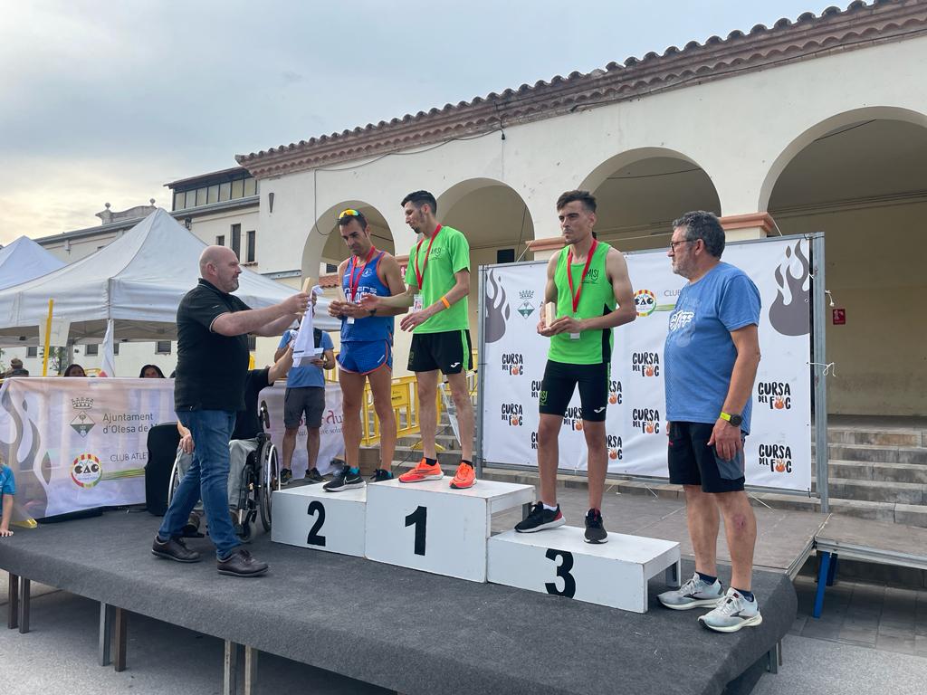 🔴 ESPORTS | Aquesta tarda s'han dut a terme les primeres activitats de la Cursa del Foc que organitza el Club Atletisme Olesa: les curses del fogonet (infantils) i també la Milla del Foc Solidària.  #Olesa