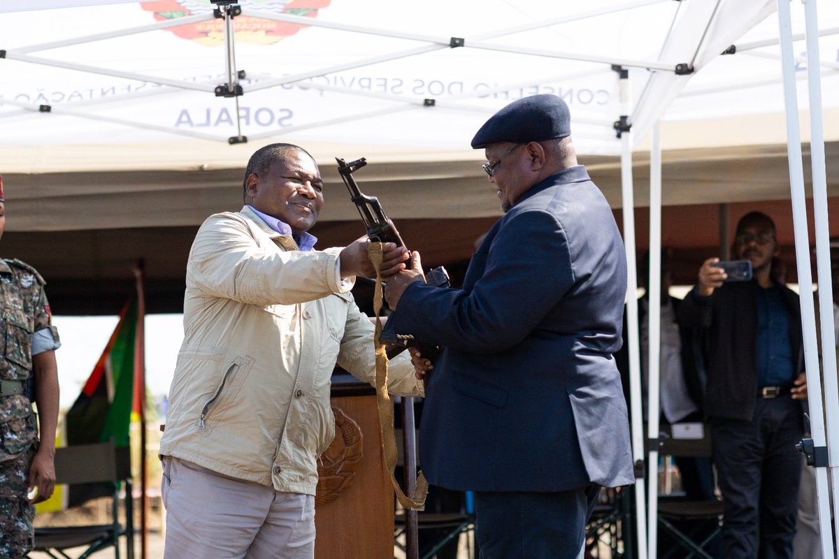 Mozambique 🇲🇿 leading in silencing the guns through dialogue, humanity, persistence and grit. With the closure of the last base and last gun handed over the country shows real results in a world of turmoil- an example of what’s possible! #silencingtheguns
