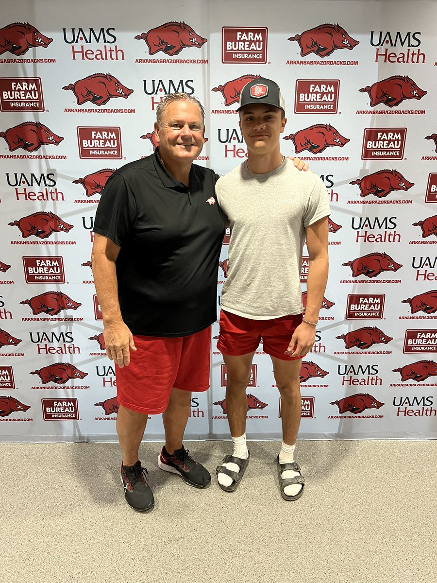 Brycen_h1's tweet photo. Great camp today on The Hill
@CoachSamPittman @CoachGuiton @CoachDanEnos @Gage__White @PrepRedzoneAR @tctabler @toddrake00 @HackettSports @CoachWann1 https://t.co/oQKpBOduVE
