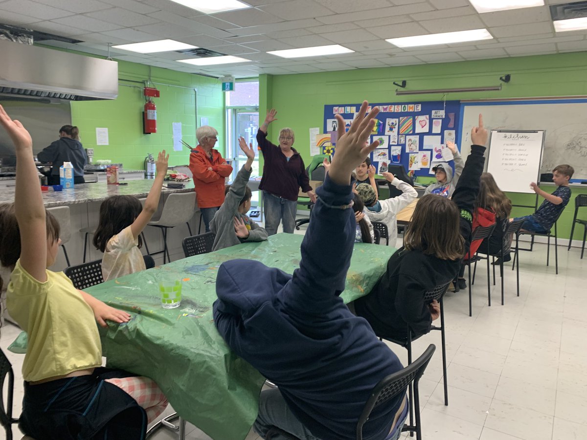 CarletonPlaceYC's tweet image. Gardening is a lot of work, but we're learning gardening is a lot of fun! #lifeskills #twogreenthumbsup
Thank you @thehomedepot for supplies and our amazing community volunteers!!