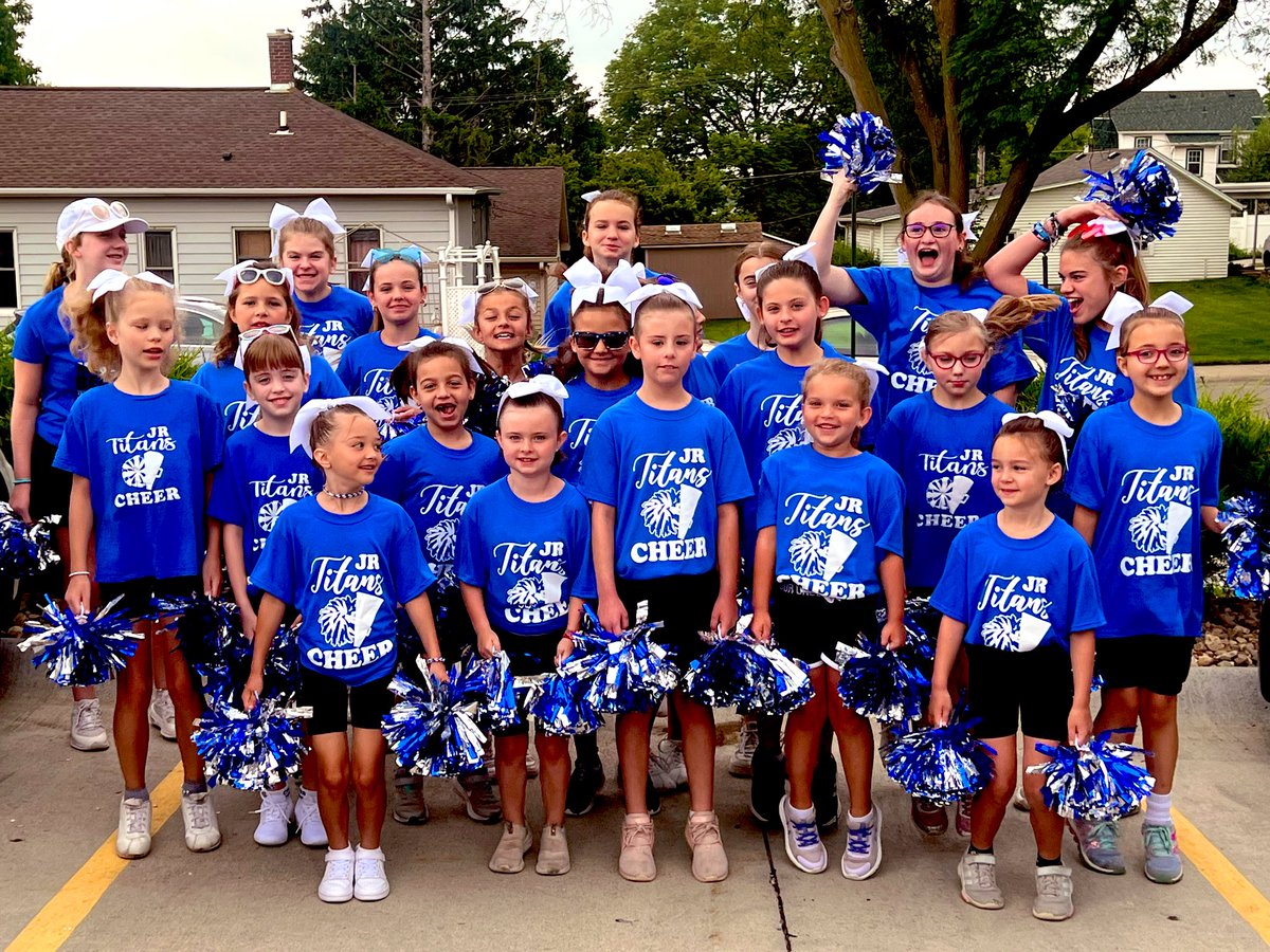 JrTitanCheer's tweet photo. Our little athletes in the parade today! #PLSTitanPower  #jrtitancheer #jrtitanfootball #community #papillion @jrtitanfootball https://t.co/N8BGFVfDzb