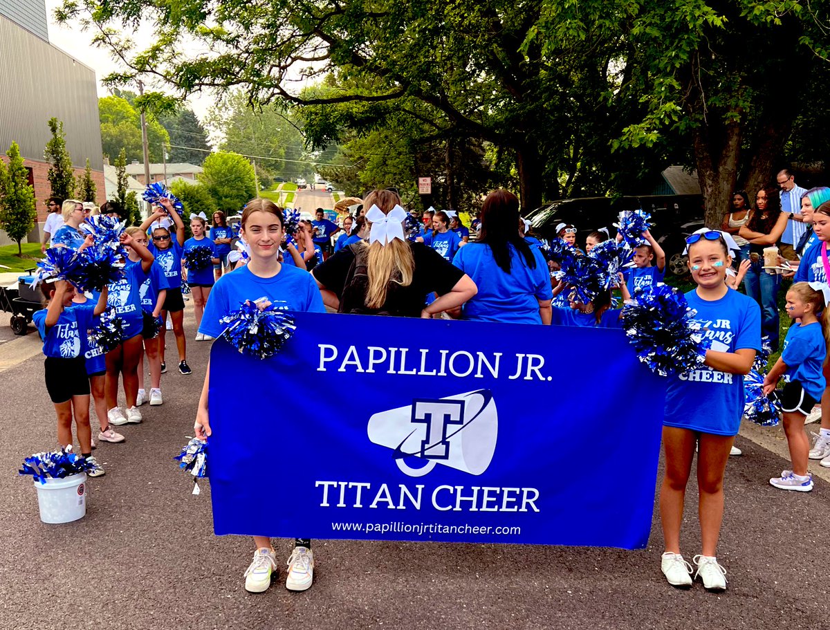 JrTitanCheer's tweet photo. Our little athletes in the parade today! #PLSTitanPower  #jrtitancheer #jrtitanfootball #community #papillion @jrtitanfootball https://t.co/N8BGFVfDzb