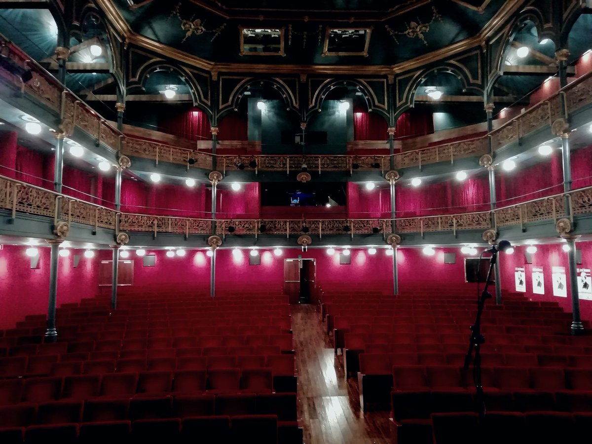 julianccmusic's tweet photo. Precioso teatro para esta noche con #AlchemyProject en Valladolid. https://t.co/YrgnvoD9CS