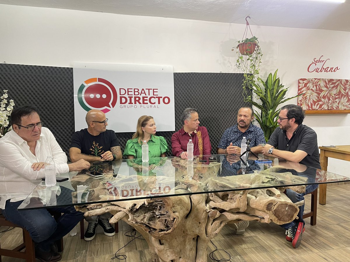 JulianRicalde's tweet photo. 🎥 #DebateDirecto del Grupo Plural hoy con un invitado muy especial @SNietoCastillo @Hugo_Alday @gbrahms @RicVelasco_ https://t.co/vYQ9D675C7