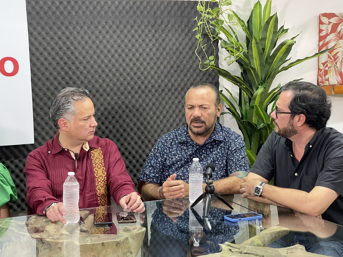 JulianRicalde's tweet photo. 🎥 #DebateDirecto del Grupo Plural hoy con un invitado muy especial @SNietoCastillo @Hugo_Alday @gbrahms @RicVelasco_ https://t.co/vYQ9D675C7